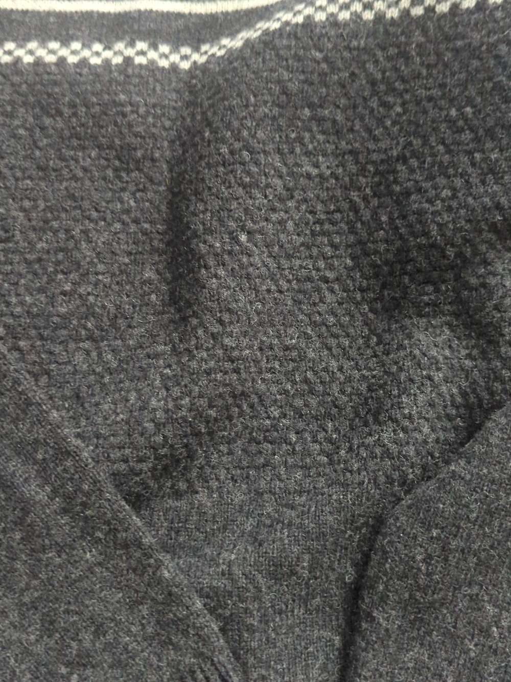 Vintage FRED PERRY Lambswool Charcoal and Cream Fair Isle Crewneck Sweater - Picture 12 of 13